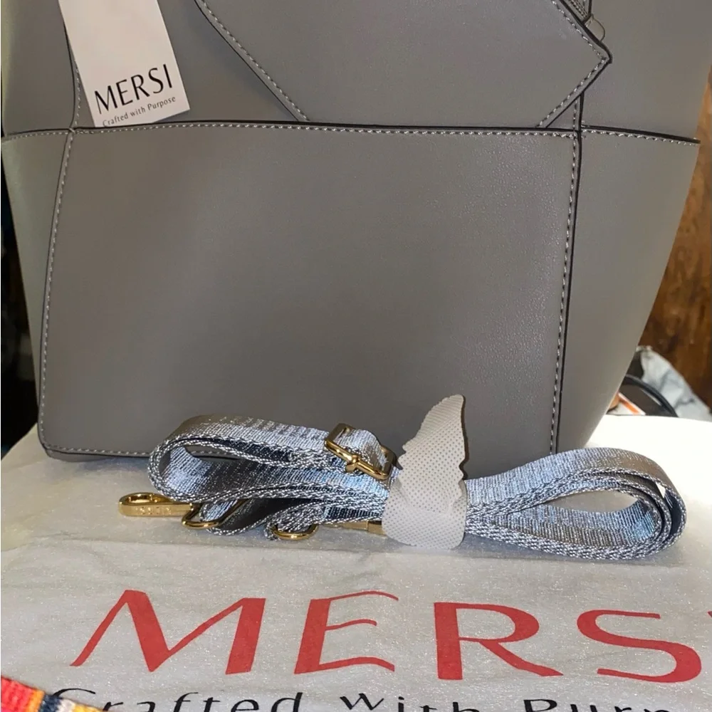 Mersi Demi Bucket Crossbody Bag Brand New Sold Out! - Picture 3 of 8